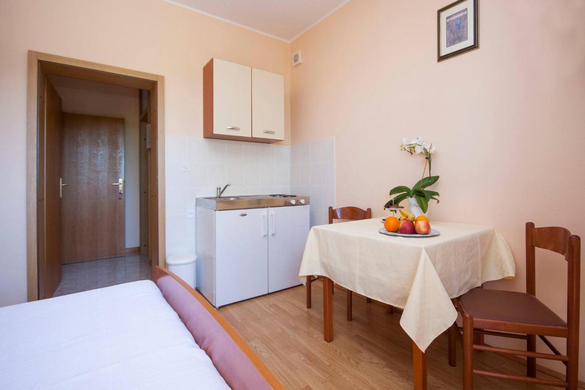 Family Apartments & Rooms Mikelin Primošten Zewnętrze zdjęcie
