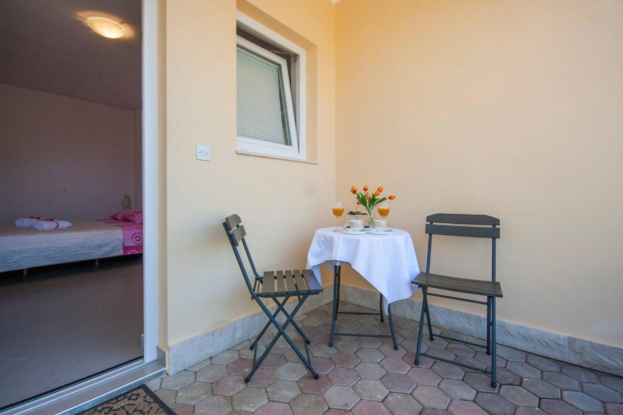 Family Apartments & Rooms Mikelin Primošten Zewnętrze zdjęcie