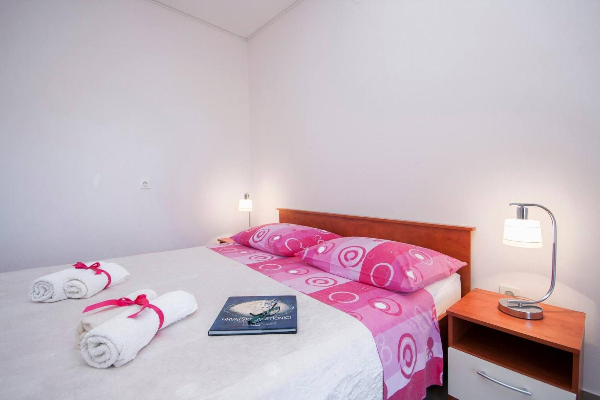 Family Apartments & Rooms Mikelin Primošten Zewnętrze zdjęcie