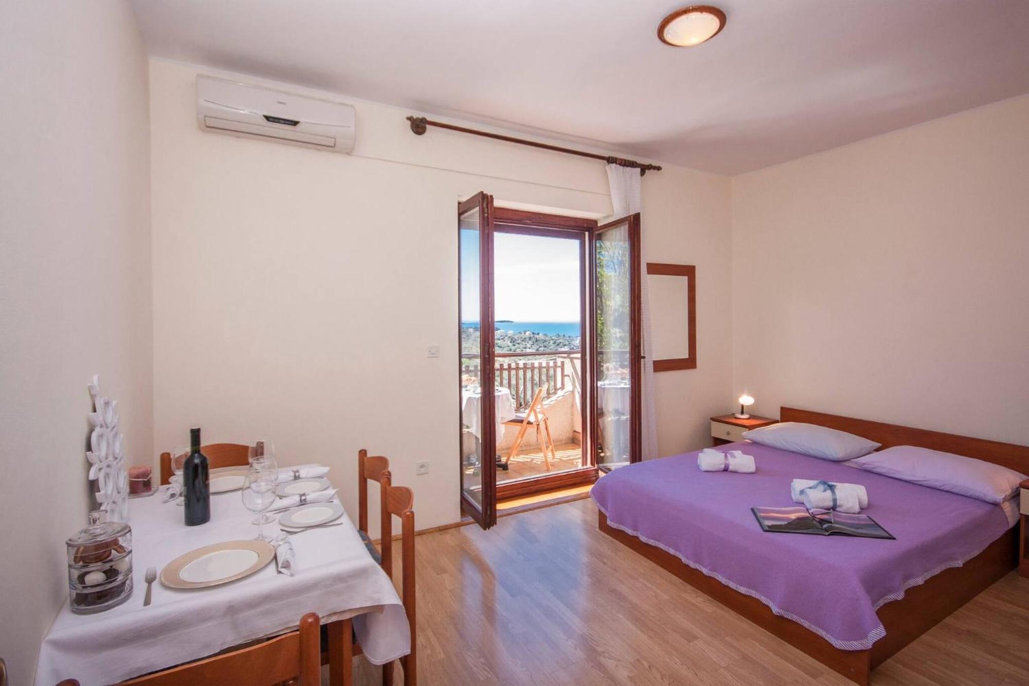 Family Apartments & Rooms Mikelin Primošten Zewnętrze zdjęcie