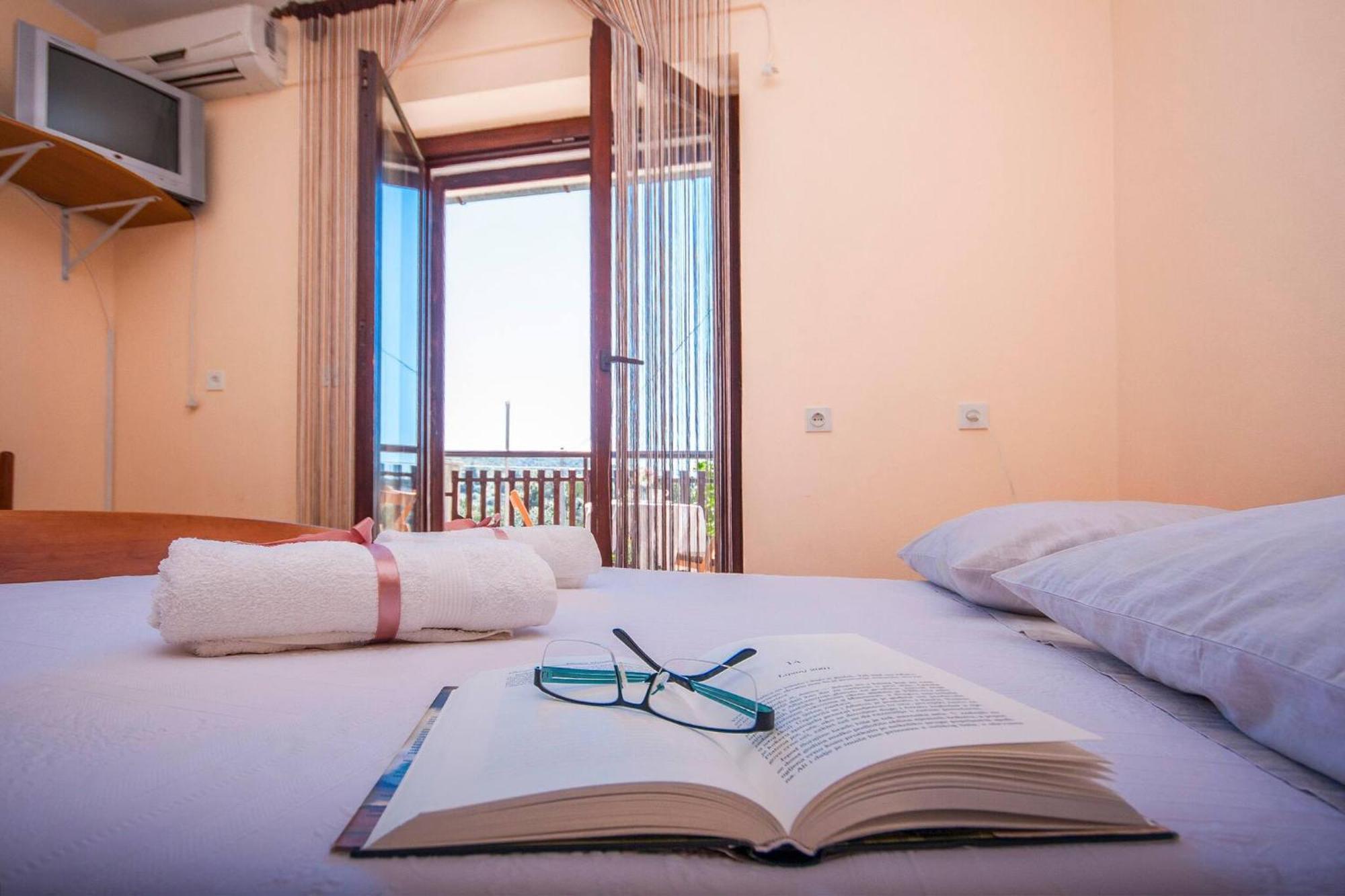 Family Apartments & Rooms Mikelin Primošten Zewnętrze zdjęcie