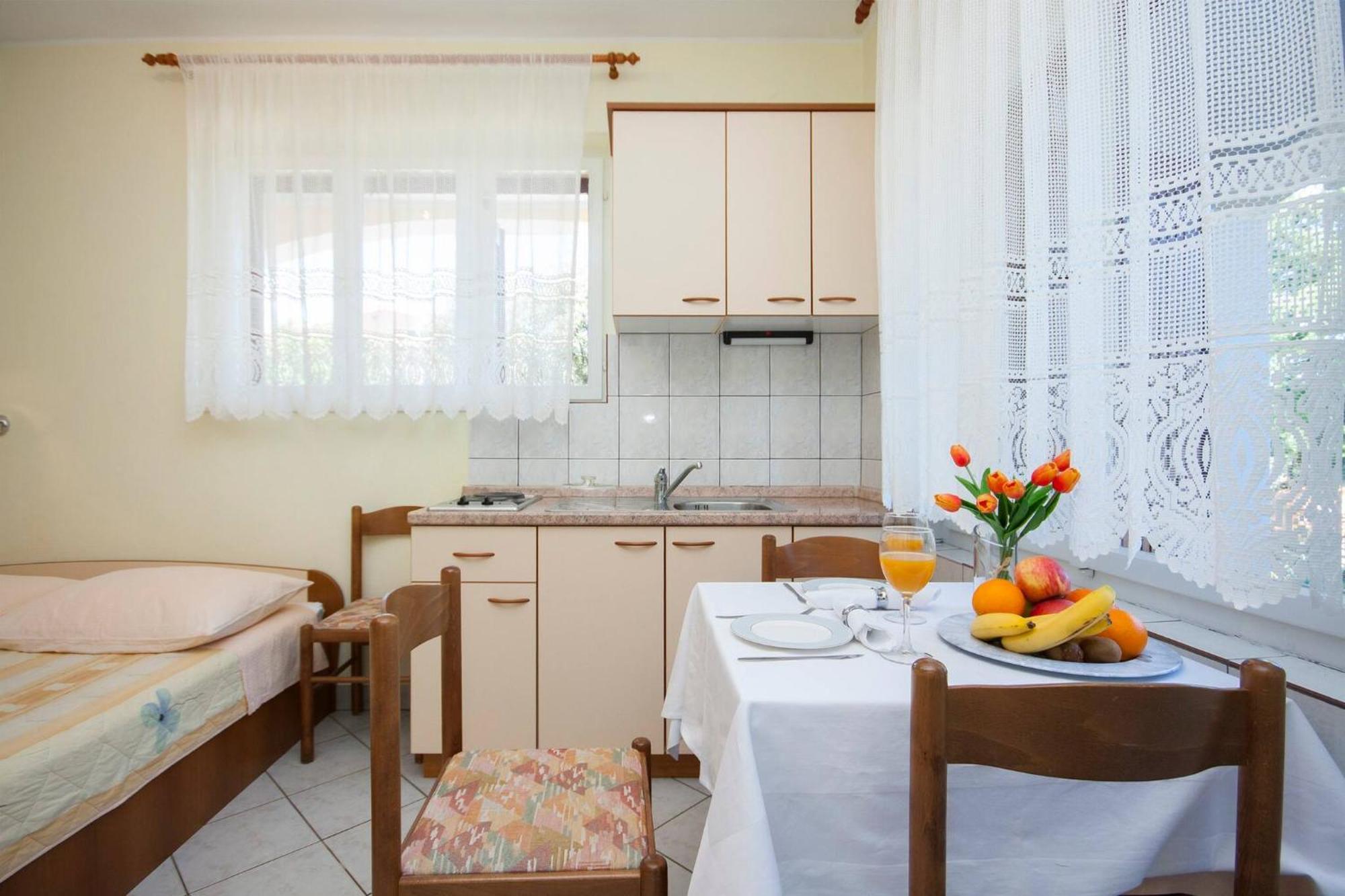 Family Apartments & Rooms Mikelin Primošten Zewnętrze zdjęcie