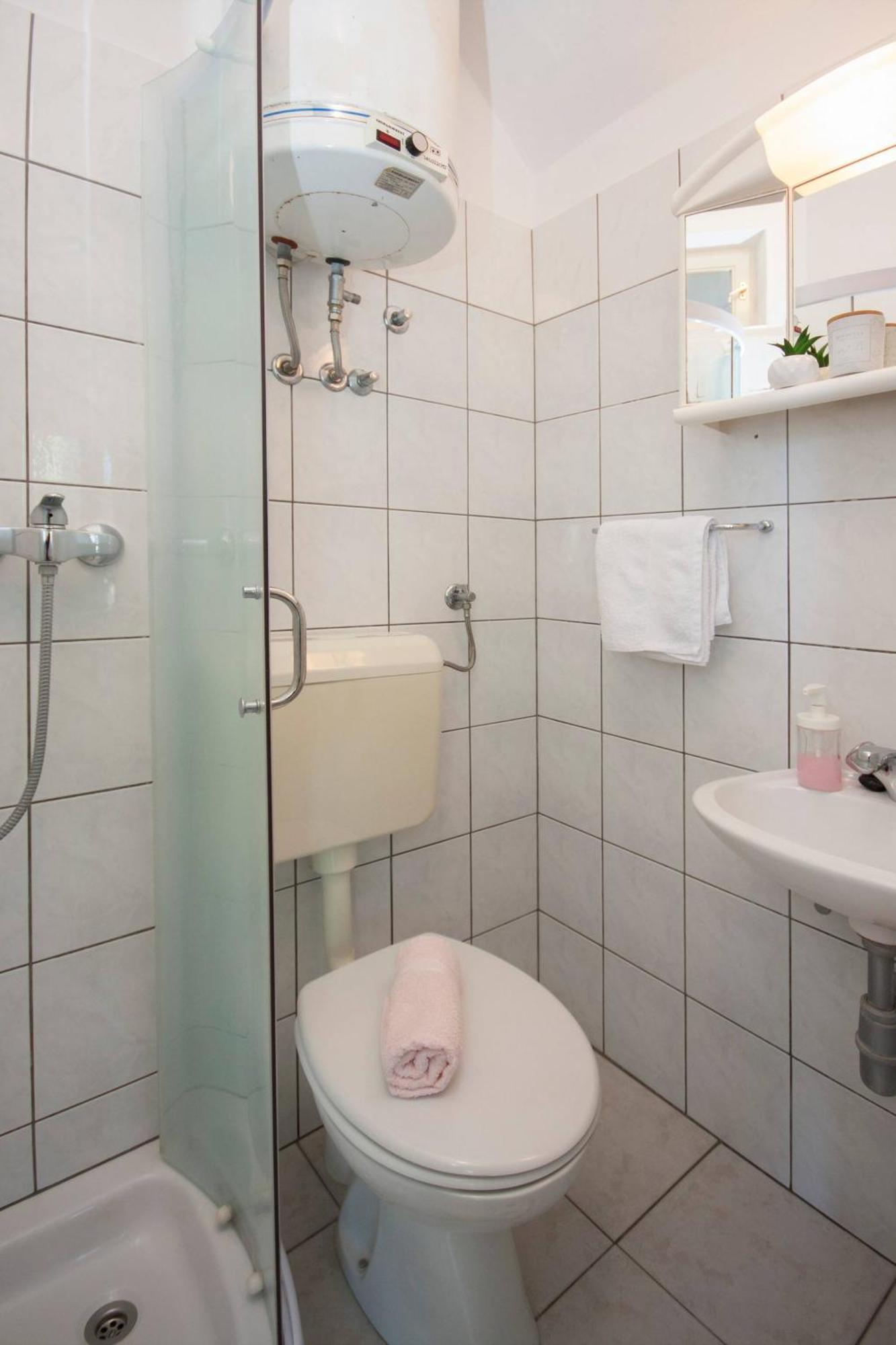 Family Apartments & Rooms Mikelin Primošten Zewnętrze zdjęcie